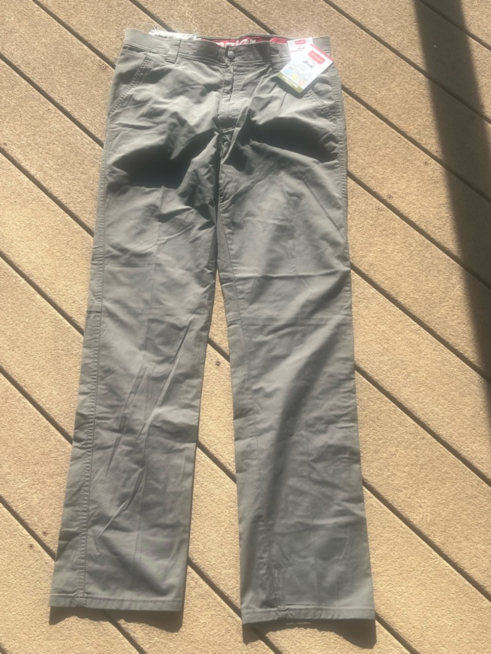 Wrangler Men's Gray Straight-Leg Chinos (32X34) NWT